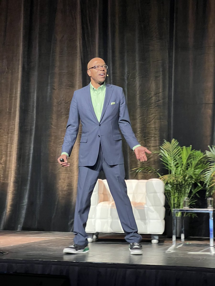 moyecome's tweet photo. @AAHPM &amp; @HPNAinfo 1st Plenary session with @gregbellspeaks #RelationshipsMatter build &amp; nurture them #hapc23 https://t.co/aDLjk5ELAt