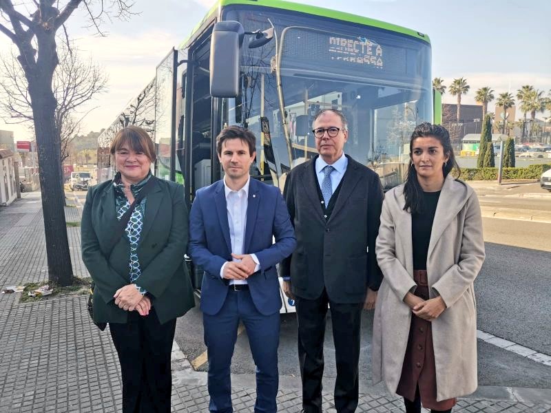CanalTerrassa's tweet photo. 🔘🚍| @territoricat duplica el nombre d’expedicions del bus @exprescat que uneix #Terrassa i #Barcelona
▶️ Detalls i horaris a https://t.co/qs6Gwc2Fa3 #exprescat #e2_2 #VallèsOccidental https://t.co/O7l917ToSN