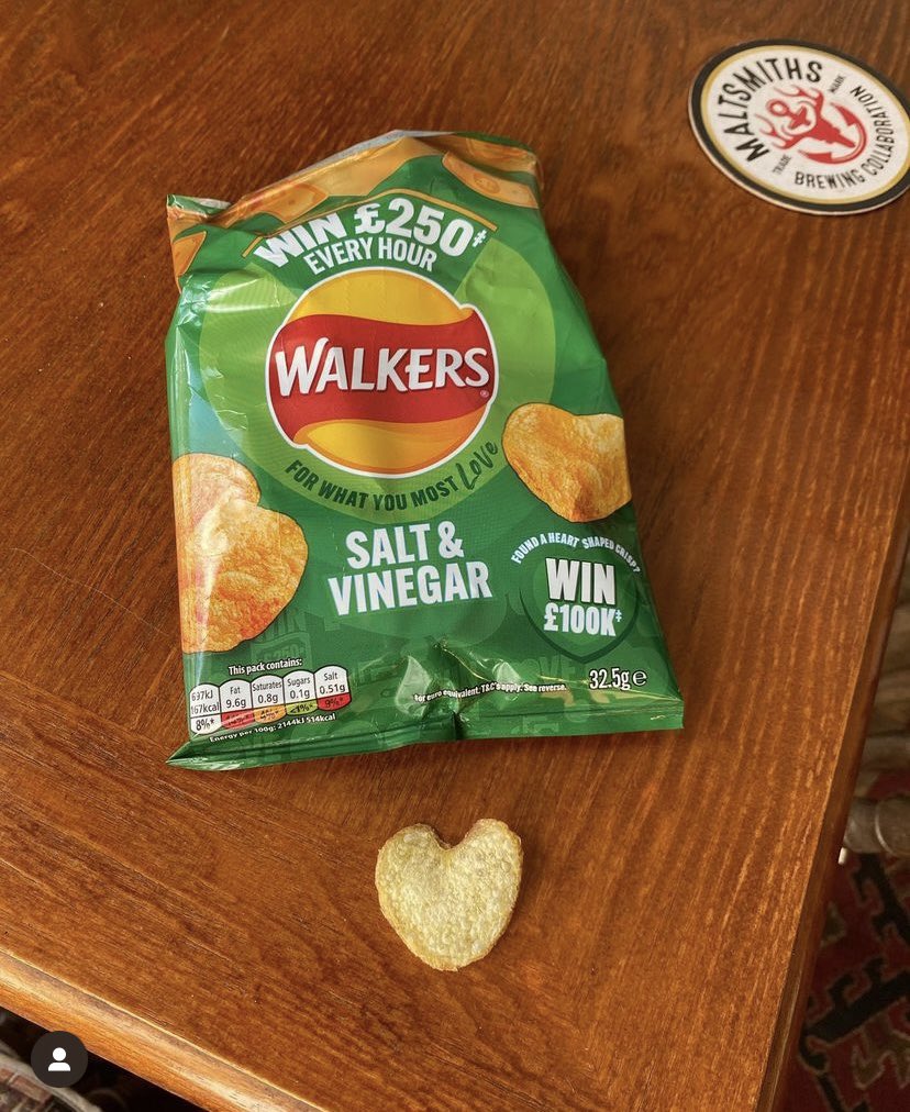 natttxx's tweet photo. @walkers_crisps  #lovefromwalkers https://t.co/5V9kFLiN5E