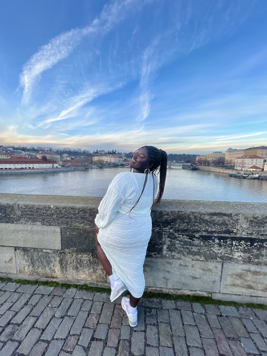 Queen Inez tweet media