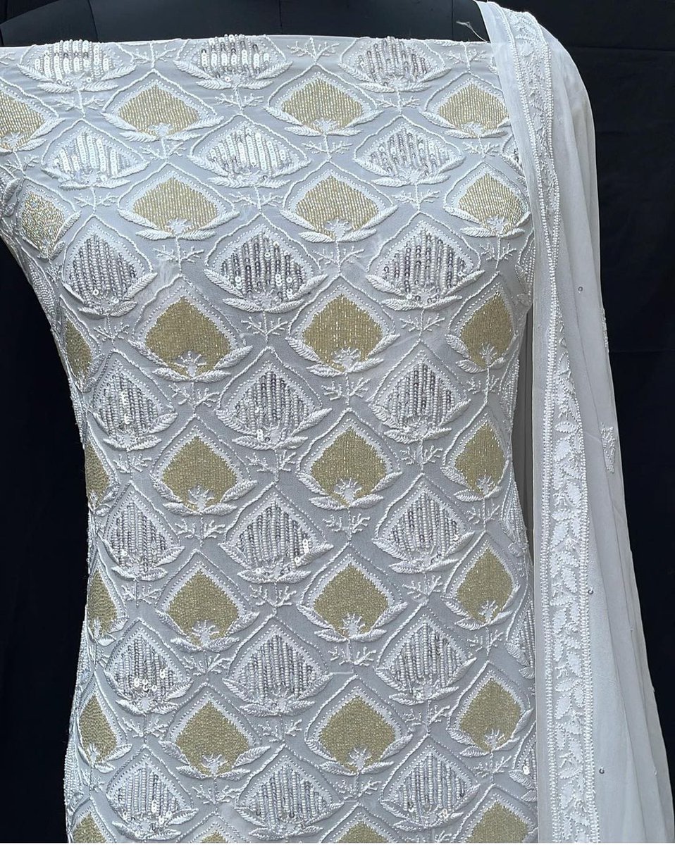 AwadhChikan's tweet photo. The countdown to Chand Mubarak has commenced and now is the moment to exhibit This Pure georgette suit's intricate Bead, Aari, and fine Cutdana work dressing for this occasion. Let's make this Ramazan Mubarak Special with this Avadhchikan Special Outfit.

#ramzanmubarak #chikan https://t.co/7msuIJ952M