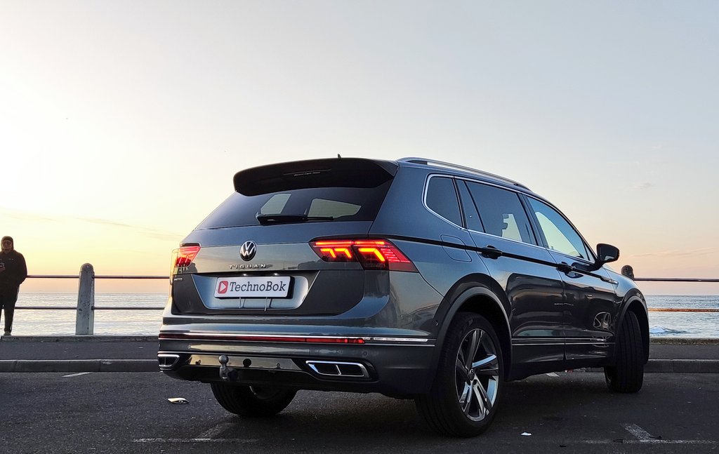 TechnoBokMedia's tweet photo. Good morning from the sporty, bright and very capable @VolkswagenSA Volkswagen Tiguan Allspace R-Design
.
.
#Volkswagen 
#VolkswagenTiguan
#TiguanAllSpace 
#RDesign 
#Vrrrpa https://t.co/pNgU9LkNu1