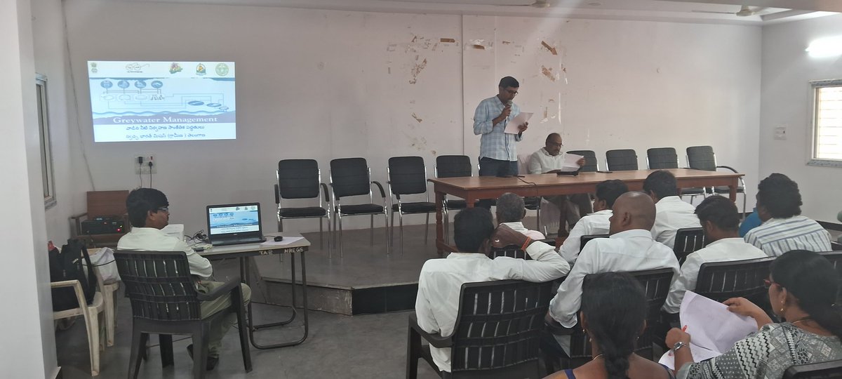 swachhasiddipet's tweet photo. #SBMGPHASEII training program conducting in Chinnakodur Mandal, Siddipet. Respected Sarpanches, Panchayat secretaries, SHG Leaders and Field Assistants participating the program. @swachhbharat @Collector_SDPT @AcSiddipet @rajeevjauhari1 https://t.co/FdOTGnvcEK