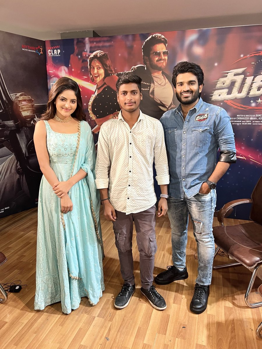 ALWAYSRAM16's tweet photo. Full Swagg🔥💥 #Meetar Movie Pramotions @Kiran_Abbavaram @AthulyaOfficial @MythriOfficial 

#KiranAbbavaram #AthulyaaRavi https://t.co/fO68uUGzqL