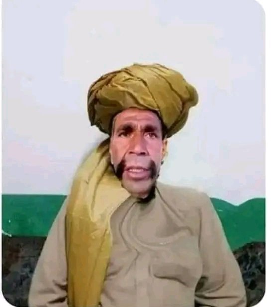 نیمه ورځ ویده وي، نیمه ورځ ګنګس؛
 کار پاتې، دوهمه خبر شخړه، ښار کې ترافیکي قانون او ټولنیز آداب نشته. 
څه ده، د دوۍ روژه ده بل دوي افغانان دي