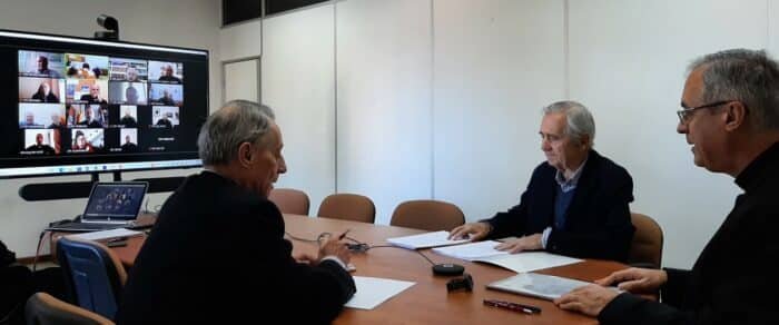 CCastrense's tweet photo. El 22 de marzo se reunió, por videoconferencia, el Consejo de #CáritasCastrense bajo la presidencia de su Arzobispo, D. Juan Antonio Aznárez. Asistieron, además del Consejo de Dirección, representantes de 18 #CáritasParroquiales #Castrenses.
#CercaDeTi
👇
https://t.co/PsjrmefKHE https://t.co/s0in4eum6q