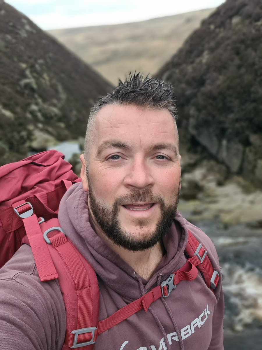 BigCheeseLogan's tweet photo. I done the Dovestones Reservoir circular yesterday my 1st long walk in a good while it's fair to say my legs are feeling it today.
Here's some Selfie snaps I took whilst out.
#Nature #Hike #Hiking #Walking #Pictures #Rt #Like #Manchester #Viewsinlife #scenery #Wilderness https://t.co/vAbsdv8GSo