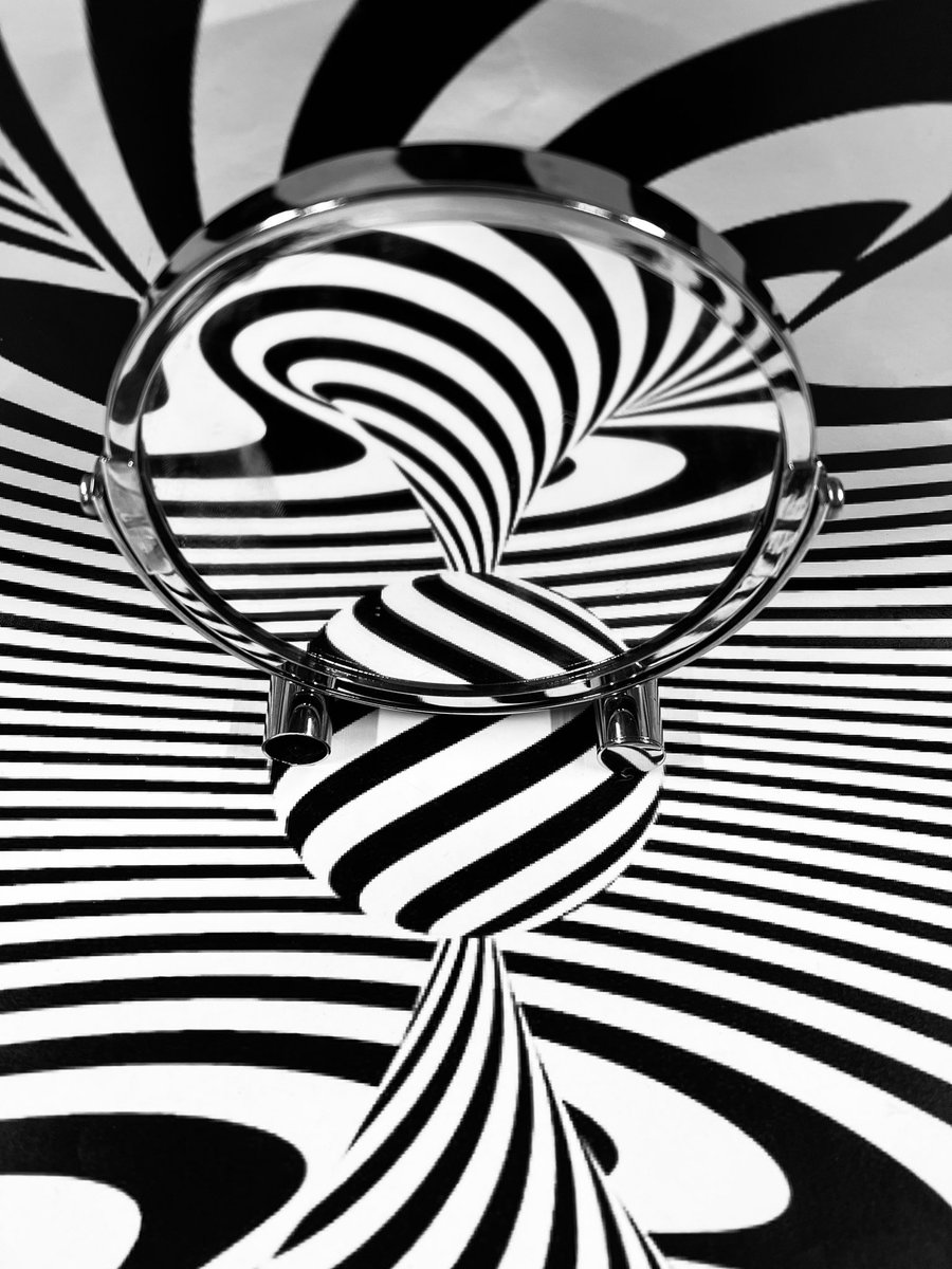 Miss Lang tweet media