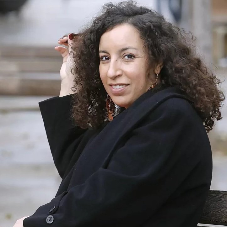 CapitanBitcoin's tweet image. En El País, la marroquí Najat el Hamchi ha llegado a llamar a Tamames «viejo» y ha centrado su análisis en el «deterioro físico de la edad y poca expectativa de vida». Hay que ser miserable y superficial... Está ella para criticar el aspecto físico de las personas.