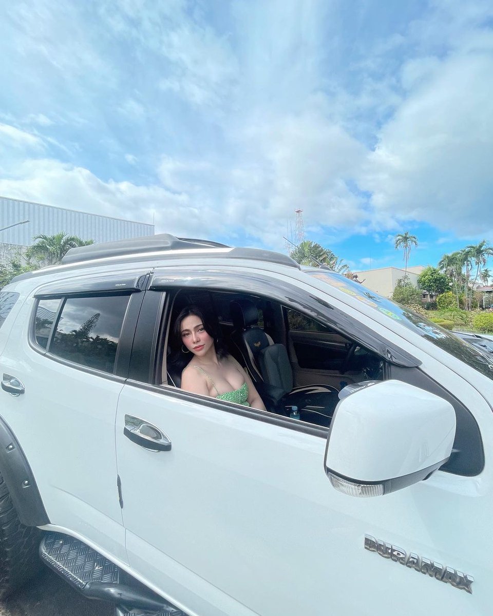 audrey_linx's tweet photo. Let's ride? https://t.co/eCiT1zKgdL