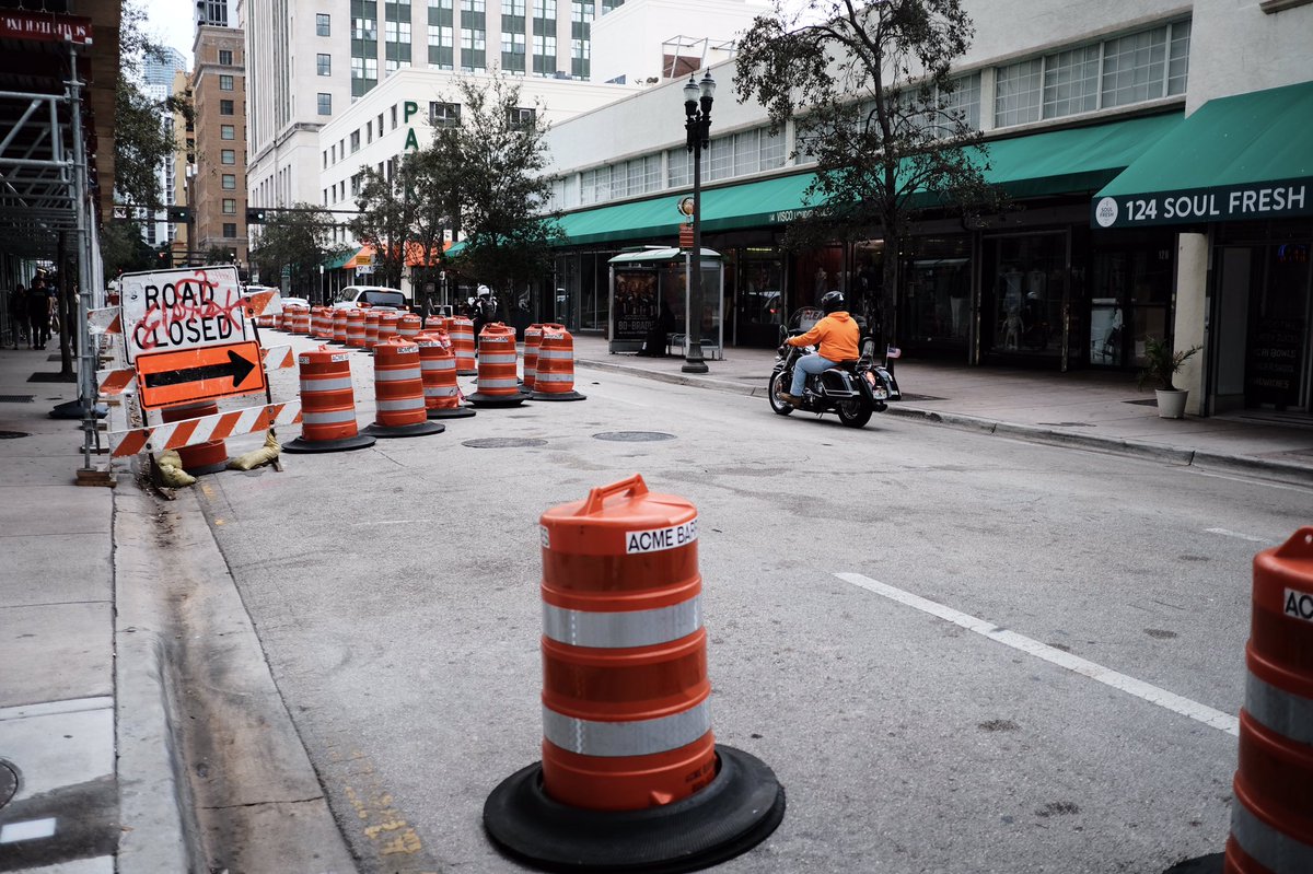 Gm photographers, lovers, artists, humans ☀️

#miami #streetphotography