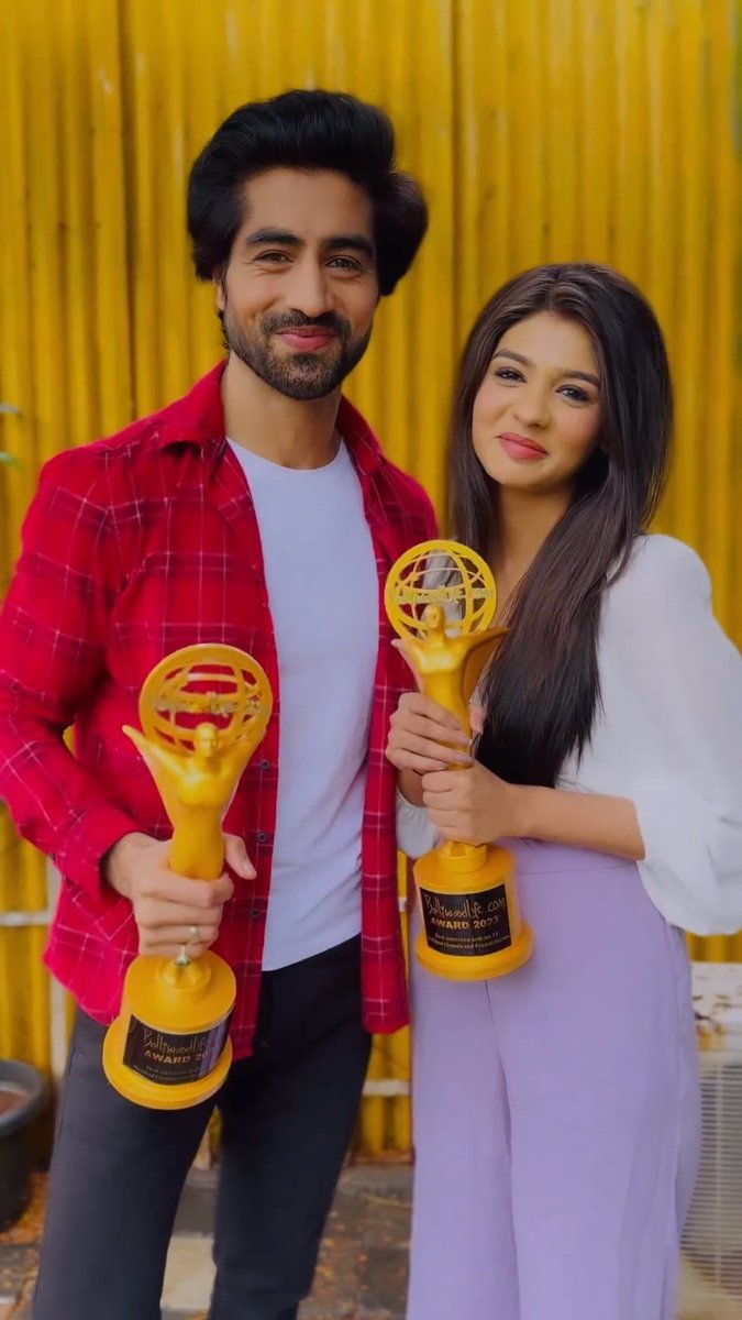 Waking up to this is the best way to wake up. There’s nothing better than to see them together. Dear Universe, please let those smiles stay forever and then some more. 
#HarshadChopda #PranaliRathod #BestJodi #AbhiRa #Harshali #yrkkh