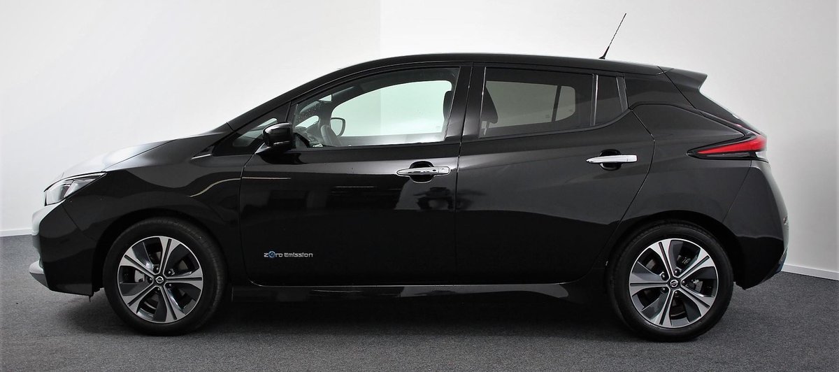 New job - new chances… en weer groen rijden. Weer lid van de Bladjesclub <a href="/Nissan_NL/">Nissan Nederland</a> :-) weer terug 🍃