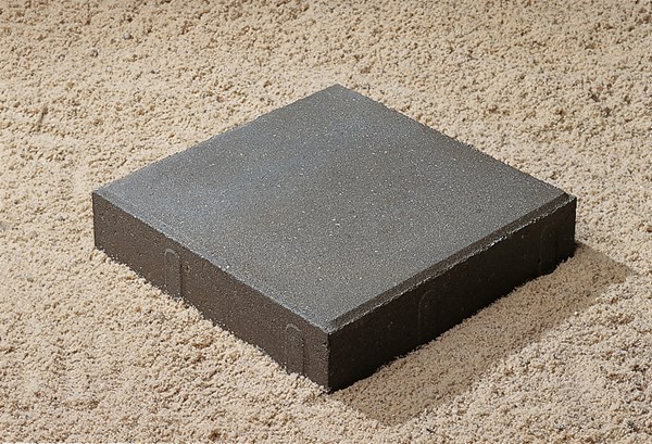 Scan de QR-code op destoeptegel en lees over de  geschiedenis van de straat. Dat kan straks in alle Zuilense straten! Op 𝐯𝐫 𝟐𝟒 𝐦𝐚𝐚𝐫𝐭 𝐨𝐦 𝟏𝟔:𝟎𝟎 𝐮𝐮𝐫 wordt de eerste tegel geplaatst aan het begin van de 𝐉𝐮𝐥𝐢𝐚𝐧𝐚𝐩𝐚𝐫𝐤𝐥𝐚𝐚𝐧, onder het viaduct