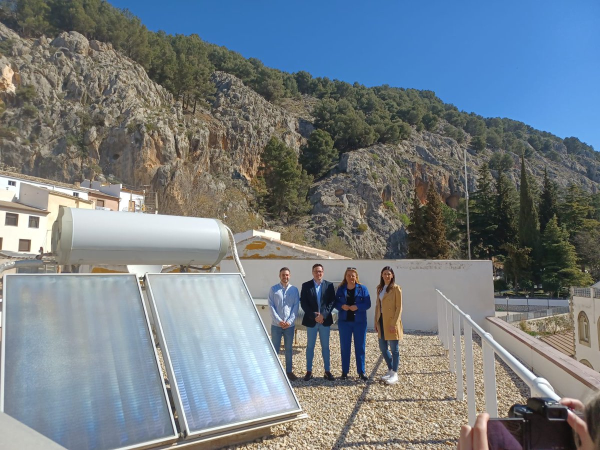 👉 La Junta desbloquea la puesta en marcha del Centro de Día de Personas Mayores de Torres.

<a href="/AngelaHidalgo07/">Ángela Hidalgo</a>, delegada de <a href="/IgualdadAND/">Inclusión Social, Juventud, Familias e Igualdad</a>, visita las nuevas dependencias, que estarán en funcionamiento de forma inminente, junto al alcalde del municipio, Roberto Moreno.