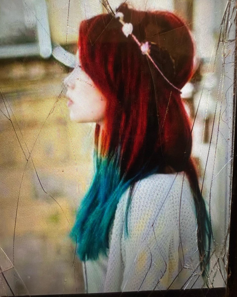 FreshSalonNspa's tweet image. What a beautiful transformation of colours! Taken from the inspiration picture in the center! Had lots of fun with this one! @theresa.mccullough #redkencoverfusion #redcopper #pulpriotartistry #freshsalonandspa #guelphontario #nofilter #tranformation #redblue