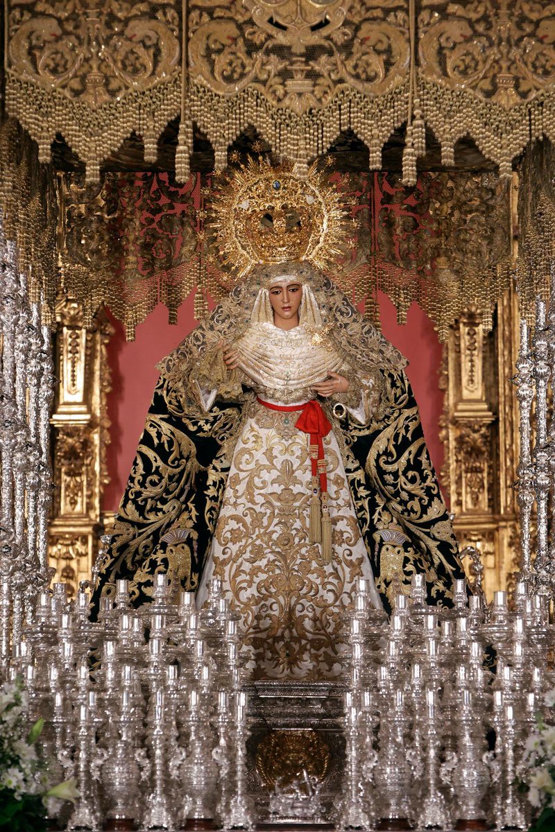 EspDeTriana's tweet photo. #ACTUALIDAD | Nuestra Señora de la #Esperanza, en su paso de palio a la espera de una nueva Madrugada del Viernes Santo

Galería ➡️ https://t.co/HPG4MEUV9M

#EsperanzaDeTriana https://t.co/iw4oqTBTZW