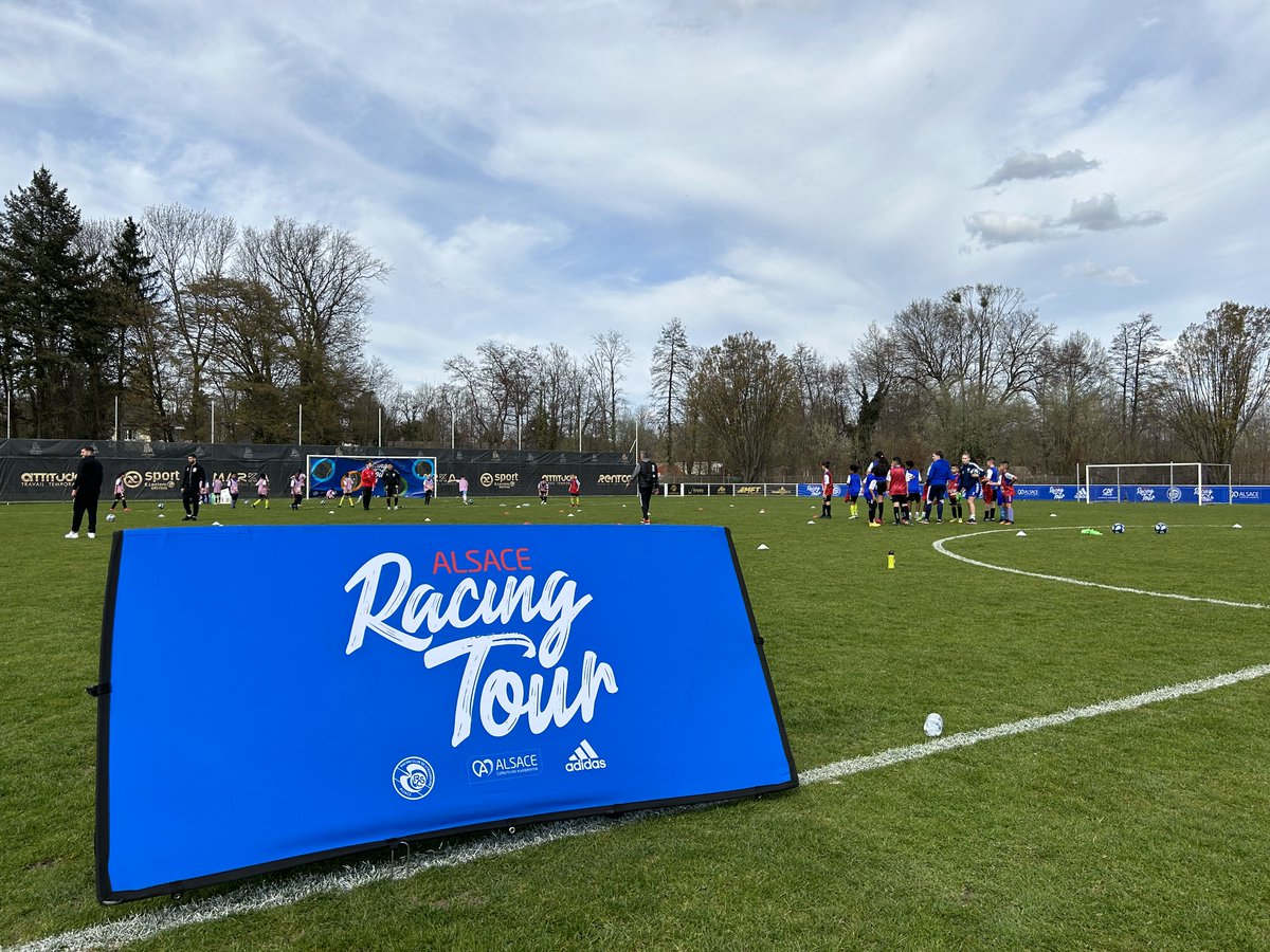 F_Bierry's tweet photo. ⚽️[RACING] #Etape6 de l'#AlsaceRacingTour sur le terrain du @fcsk06 à #Strasbourg-Koenigshoffen mercredi ! Le @RCSA à la rencontre du #football amateur, en partenariat avec la #CollectivitéEuropéenneAlsace. #Alsace
👏Le #FCOSK06 arrivé en 16e finale @coupedefrance  le 21 janvier! https://t.co/sff6jJEdl1