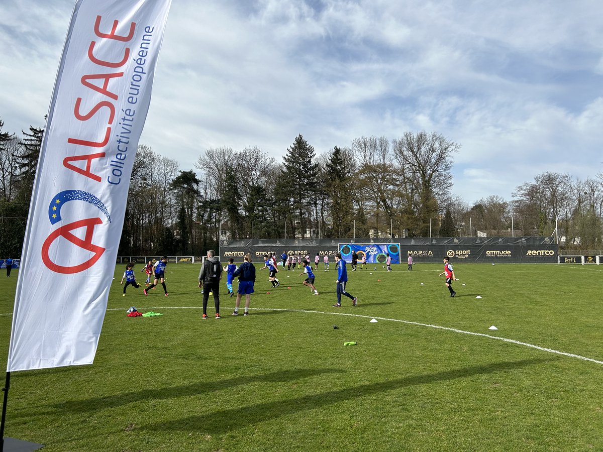 F_Bierry's tweet photo. ⚽️[RACING] #Etape6 de l'#AlsaceRacingTour sur le terrain du @fcsk06 à #Strasbourg-Koenigshoffen mercredi ! Le @RCSA à la rencontre du #football amateur, en partenariat avec la #CollectivitéEuropéenneAlsace. #Alsace
👏Le #FCOSK06 arrivé en 16e finale @coupedefrance  le 21 janvier! https://t.co/sff6jJEdl1