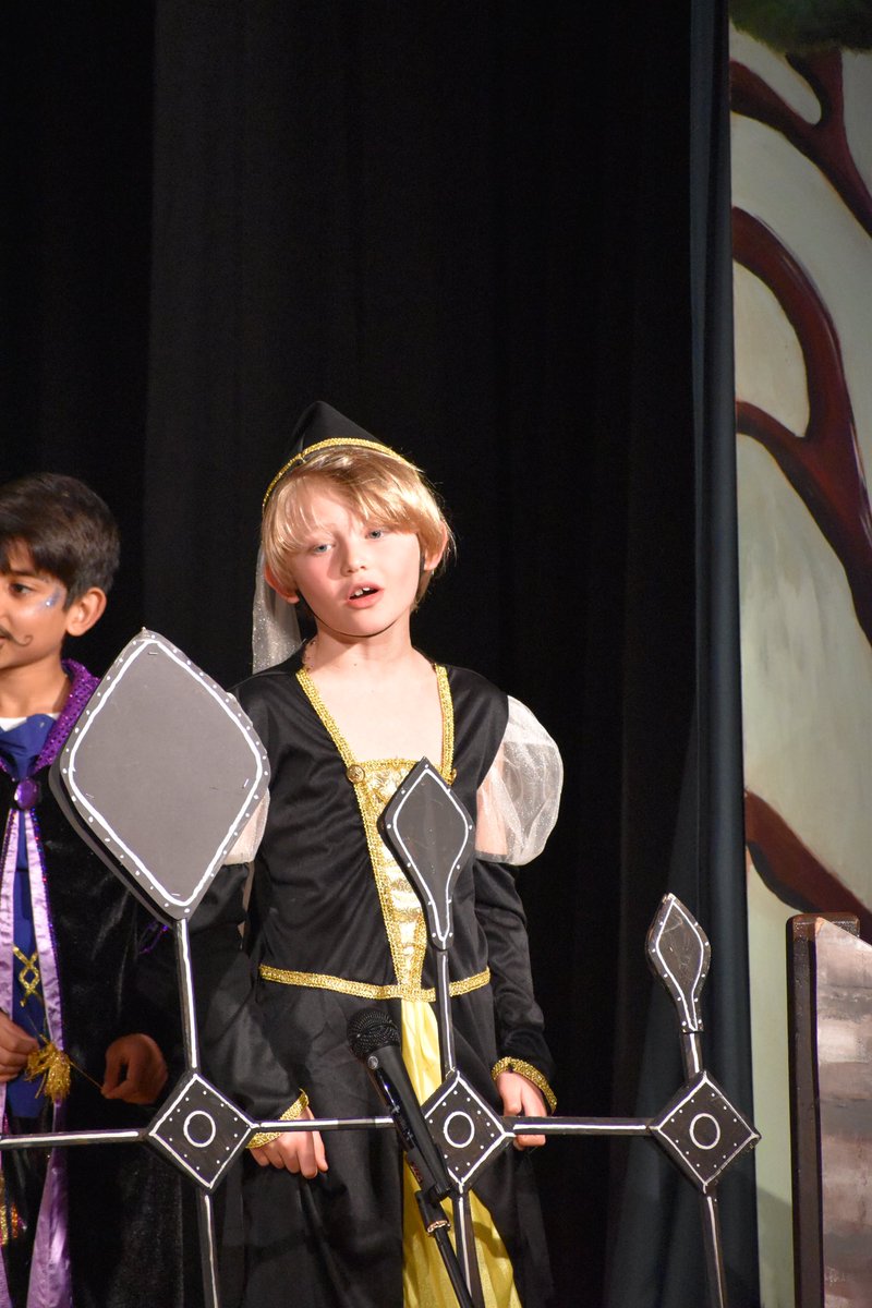 stjsnorthwood's tweet image. 🌟 What a performance! Our Junior boys put on an amazing performance of ‘Robin Hood and the Sherwood Hoodies’ last night. Lots of talent and laughter all around! Well performed boys! 🎭 #Drama #SchoolPerformance #ShowTime