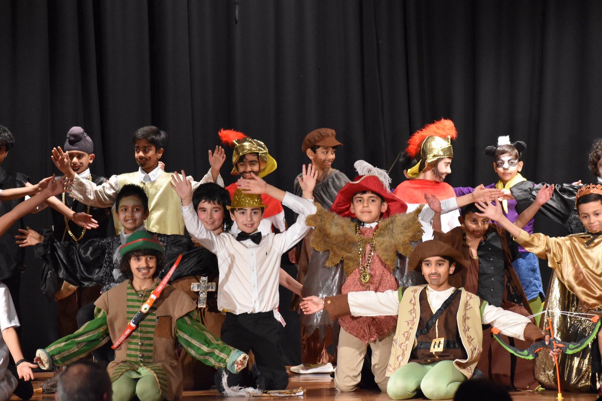 stjsnorthwood's tweet image. 🌟 What a performance! Our Junior boys put on an amazing performance of ‘Robin Hood and the Sherwood Hoodies’ last night. Lots of talent and laughter all around! Well performed boys! 🎭 #Drama #SchoolPerformance #ShowTime