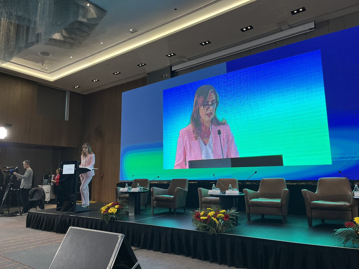 DeboraRevoltel1's tweet photo. Meeting at crucial times. #viennainitiative in Skopje, hosted by the NBRNM. @EIB @EBRD @imf @WorldBank @ecb commission, central banks and banks. Information sharing to preserve financial resilience and deal with the net zero. Proud to contribute with work on greening finance https://t.co/6gskokebWT