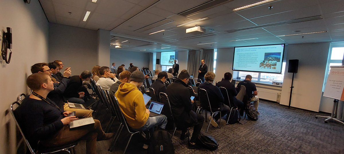 Live at the #DataSpacesSymposium level 5 - room 5/6 presenting the 1st #opensource framework aligned with #DSBA recommendations + testimonies from 17 pioneer use cases. <a href="/FIWARE/">FIWARE</a> and <a href="/iSHARE_Works/">iSHARE Foundation</a> bring the necessary components +basic governance structure to create #dataspaces