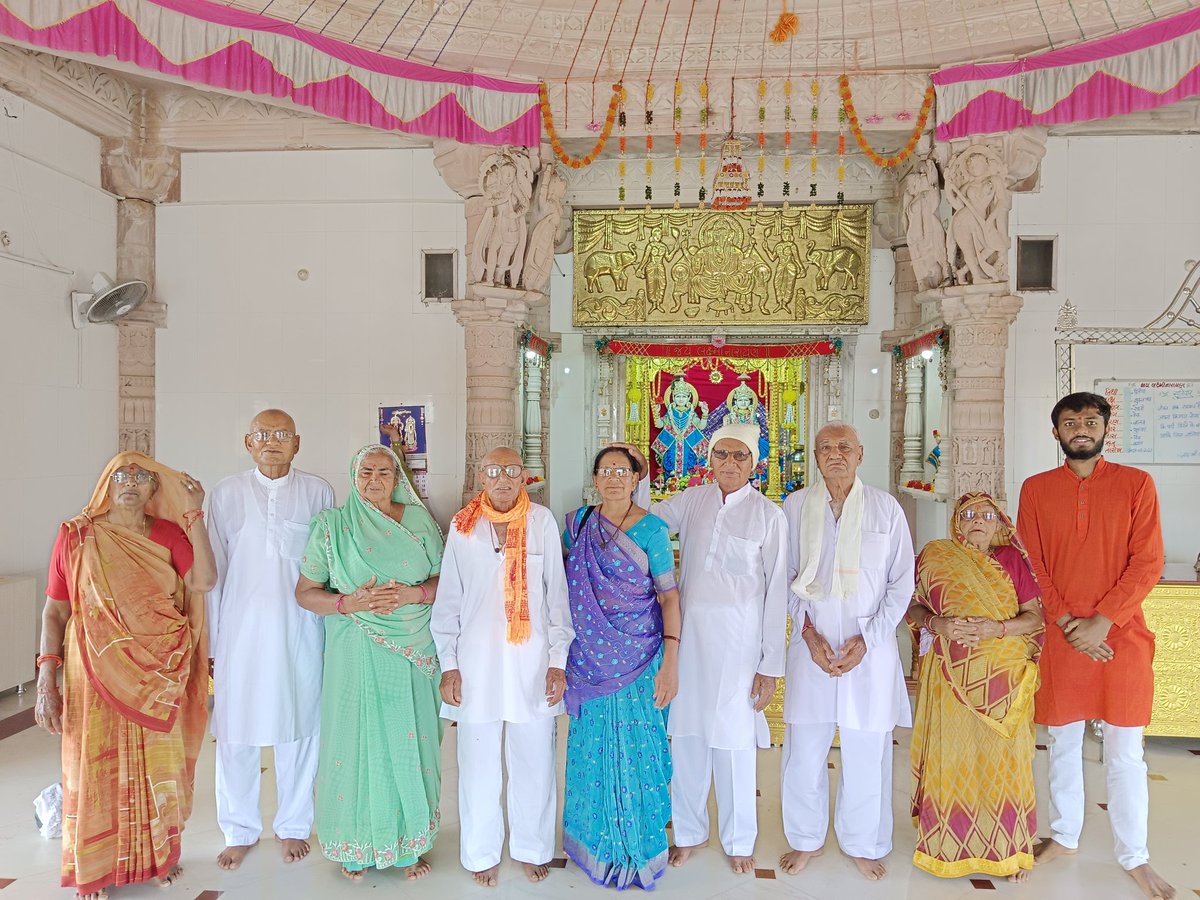DiwaniJay's tweet photo. આજે પરિવાર નાં વડીલો સાથે કુળદેવી 5ઉમીયા માતાજી અને ઇસ્ટદેવ લક્ષ્મીનારાયણ જી ના દર્શન.
વાંઢાય માતાજી ના અમૂર્ત મહોત્સવ ની તૈયારી ની આછેરી ઝલક પણ નિહાળી અને ખૂબ સારું એવું આયોજન થવા જઈ રહ્યુ છે..
જય માં ઉમિયા 🙏 https://t.co/zFodnG70Be