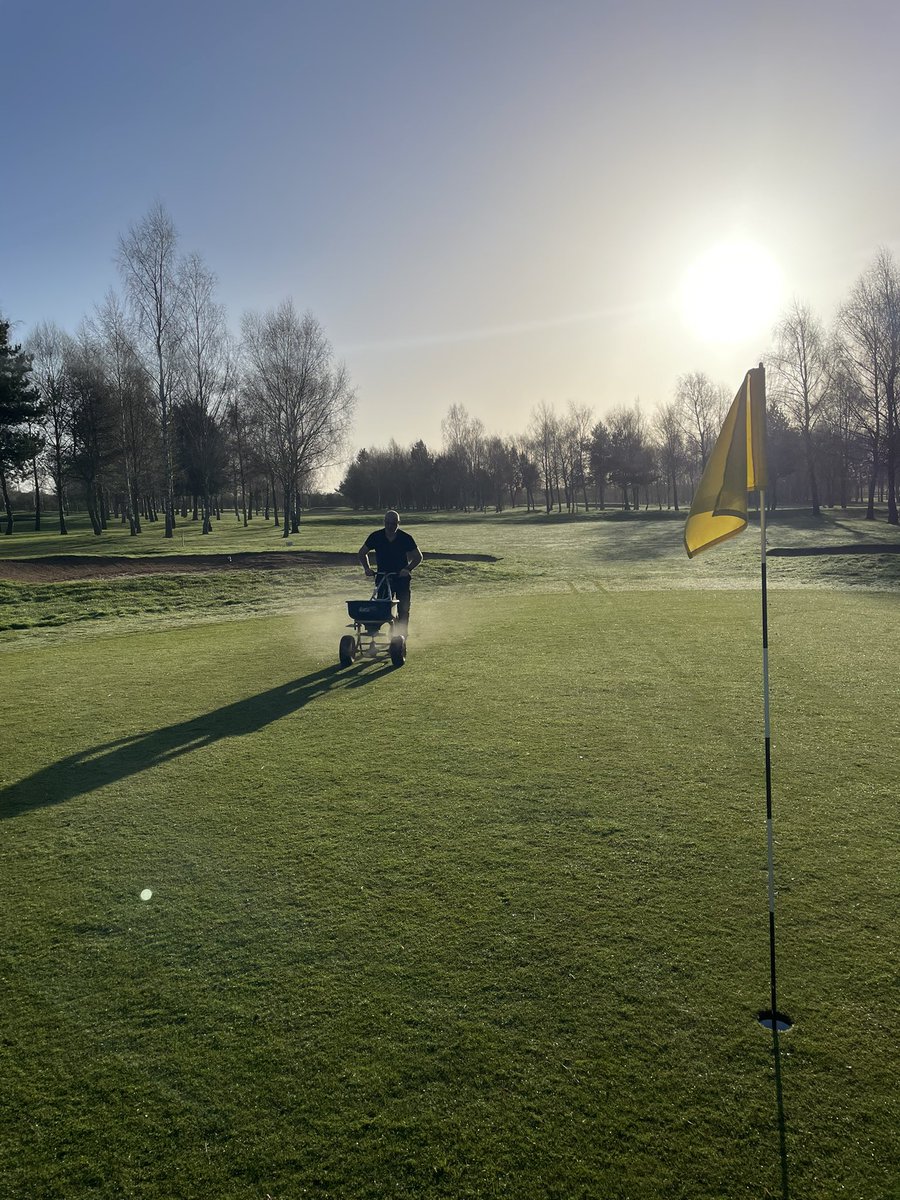 harry02_turner's tweet photo. Prestige kickstart 12-0-0+8fe+sw going down on the greens this morning 🌱@LiamChapmanCTC @Prestige_STS @CollierTurfCare https://t.co/OxbO5x8TuC