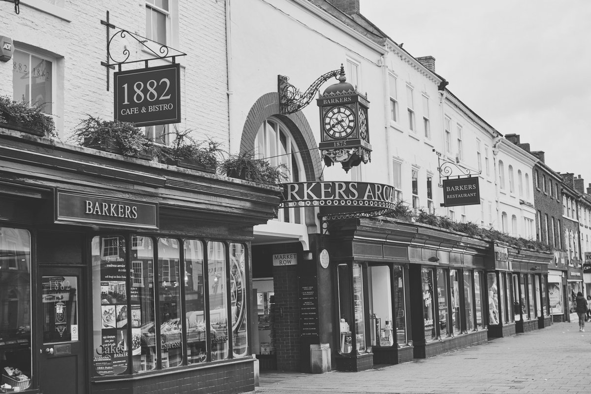 We have lots of exciting job opportunities at our High Street Store. Find out more and how to apply: barkers.co.uk/vacancies/