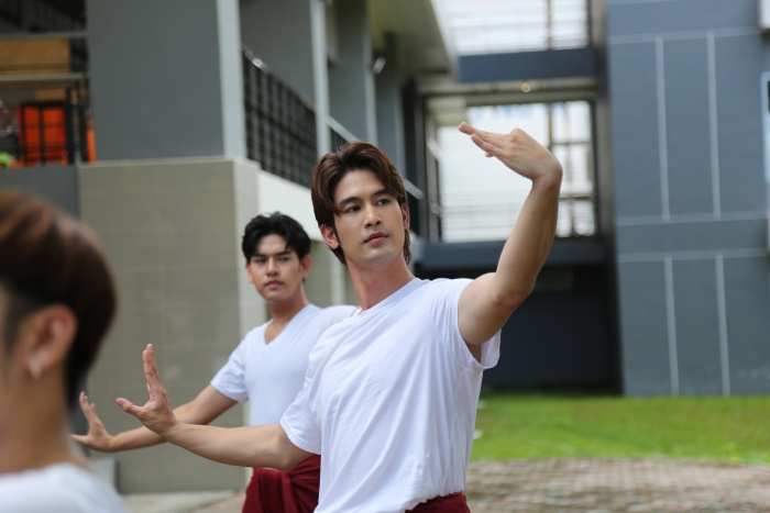 สตาร์หลอดโฟร์เค tweet media