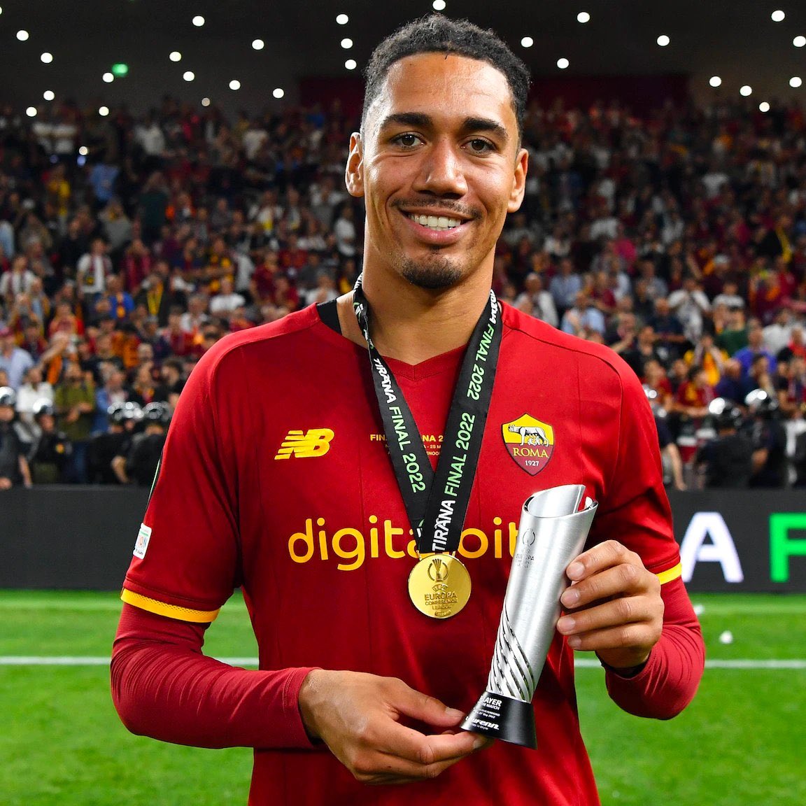 Chris Smalling - AS Roma Smalling has played 95% of the football possible this season and has rewarded Jose with 14 clean sheets in all competitions. He's match fit and is on form so why wouldn't you take the former Manchester United defender? Regularly plays in a back 3 too.