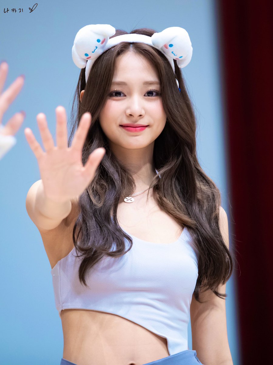 tzuarchives's tweet photo. really can't get over this tzuyu.... https://t.co/TSqIbDaGaM