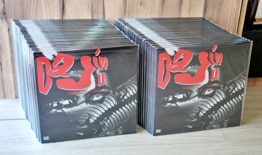 chiva_record's tweet photo. Hip Hop : Put Your Hand Up 🙌🙌
#พร้อมจำหน่ายและจัดส่ง Vinyl #dajim

1. Dajim : Hip Hop Underworld
1LP : Black / White Swirl Vinyl
👉 ราคา 1,600 บ. (จัดส่ง 100 บ.)

2. Dajim : Hip Hop Above The Law
1LP+7” : Red / Black Smoke Vinyl
👉 ราคา 1,700 บ. (จัดส่ง 100 บ.)

#chivarecord https://t.co/M5L9HRr0ZI