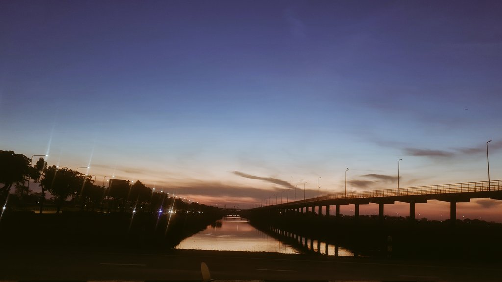Oldmn1's tweet photo. The best part of waking up early ...

NONE...
#fwbกรุงเทพ  #fwbกทม https://t.co/qOjkmF22cD