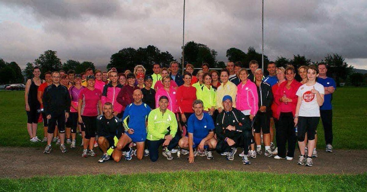 Throwback Thursday - one of the clubs first track sessions at Cwrt Herbert after months of using the car park at the rear of Neath train station - November 2012 💛🖤💛

#throwbackthursday #throwback #run4allneath #run4all #runningclub #welshathletics #run #tracksession