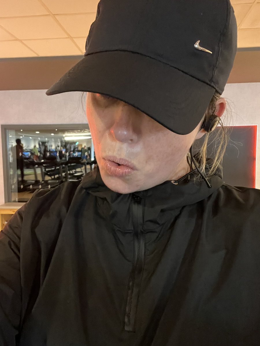 To early for GIN and CHIPS???🥵🏃‍♀️