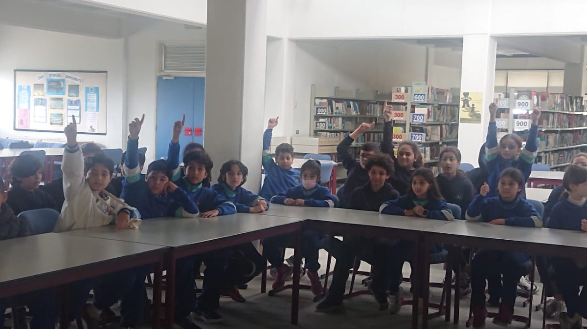 RhhsCollegeFR's tweet photo. Dans le cadre des activités du mois de la francophonie, les élèves de la CM1 et la 6ème ont lu la nouvelle "la rentrée". Une rencontre a eu lieu à la médiathèque durant laquelle les enfants ont abordé plusieurs problématiques. @RHHS_Saida  @RHHSInterD https://t.co/SUPMmqg0EV