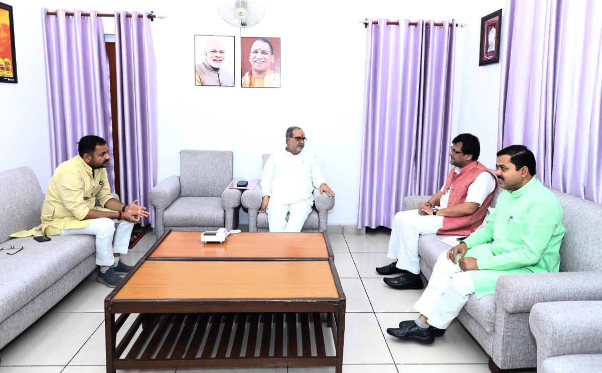 nitinagarwal_n's tweet photo. कुशल संगठनकर्ता, ओजस्वी वक्ता, मृदुभाषी माननीय प्रदेश अध्यक्ष भारतीय जनता पार्टी, उत्तर प्रदेश आदरणीय श्री @Bhupendraupbjp जी से आज उनके लखनऊ स्थित सरकारी आवास पर आत्मीय भेंटवार्ता कर मार्गदर्शन प्राप्त किया। https://t.co/nXdEApIsWA