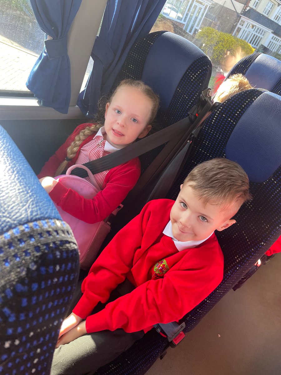 Hazel_Yacademy's tweet photo. Off we go to Magna as part of our learning on materials &amp; structures 👨‍🔬👩‍🔬 https://t.co/LbuExnJhyj