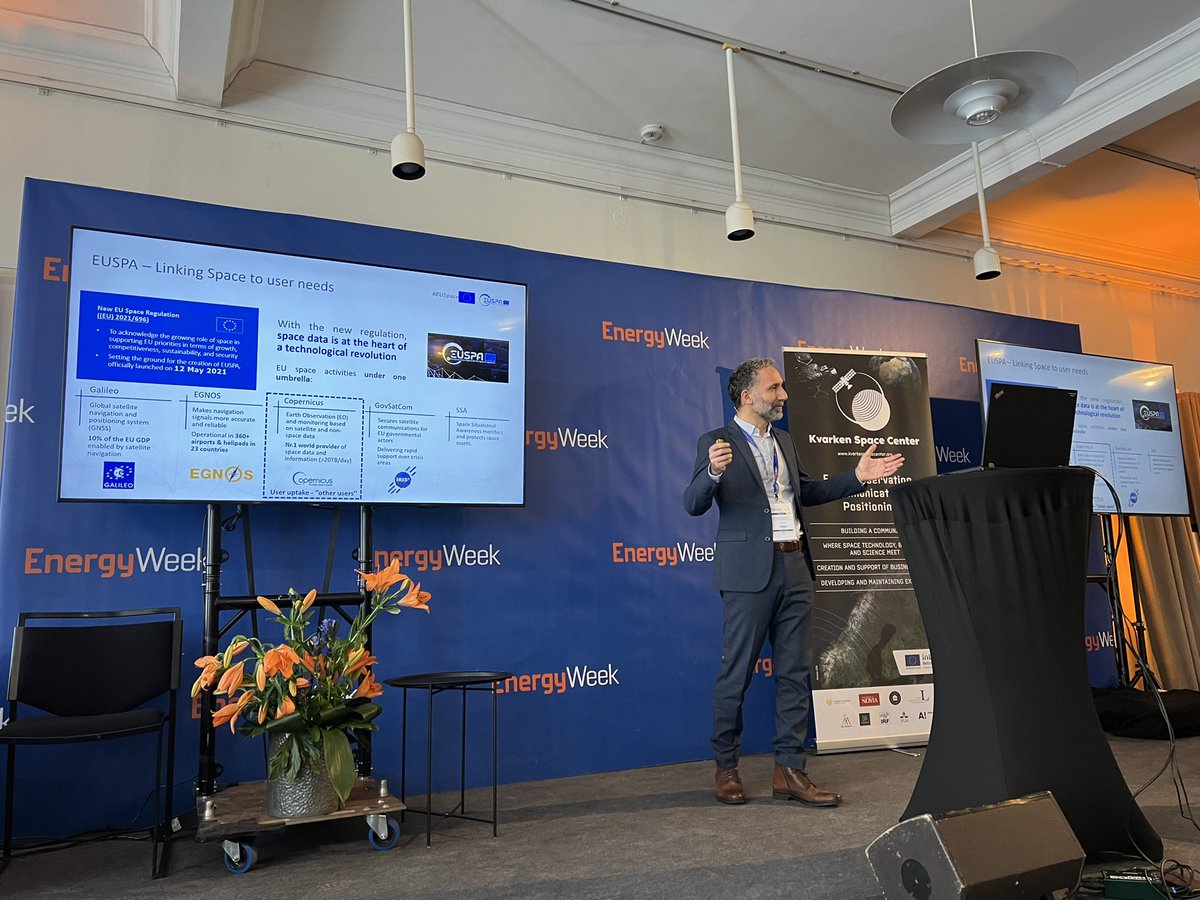 And now the <a href="/KvarkenSpaceEco/">KvarkenSpaceCenter</a> <a href="/univaasa/">University of Vaasa</a> Powered by Space seminar is on 🛰⚡️♻️ at <a href="/EnergyVaasa/">EnergyVaasa</a>’s #EnergyWeek 2023! Keynote speaker Dr. Eduard Escalona Zorita <a href="/escalonaeduard/">Eduard Escalona</a> from EUSPA <a href="/EU4Space/">🇪🇺 EUSPA - EU Agency for the Space Programme</a>: ”Supporting space downstream innovation in the Energy Sector” energyweek.fi/seminar/space-…