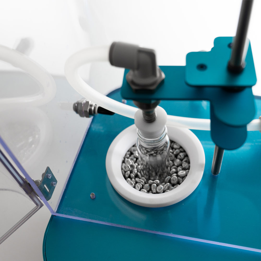 Find out how fast solvent removal can change your lab!

Dr Andrew McGown shares how the ability to remove DMF or PEG rapidly is a game changer for the Sussex Drug Discovery Centre, <a href="/SussexUni/">University of Sussex</a>. 

Read more here: asynt.com/evaluations/sm…

#solvent #evaporation #labequipment