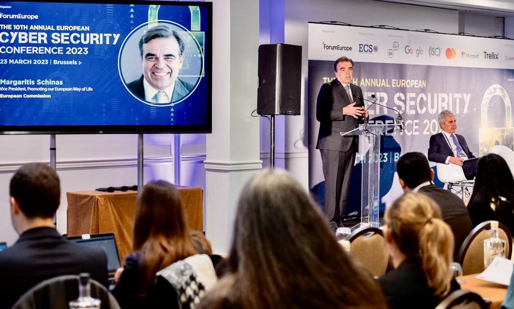 MargSchinas's tweet photo. Delighted to open the 10th European Cybersecurity Conference #EUCyberSec.

We shall shortly propose new solidarity and skills initiatives that will strengthen our cyber-defence. 

With Member States as one Team Europe, we place cybersecurity at the heart of our Security Union. https://t.co/X80ez6cAdn