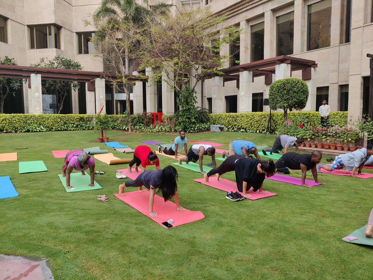tarun_rw's tweet photo. Showcasing our world to the rest of the world. It was a privilege to conduct a Yoga Session for the Diplomats from 52 countries on behalf of @SSIFS_MEA
@FitIndiaOff @run_xtreme #Yoga #FitWithT https://t.co/lxyGRTIWml