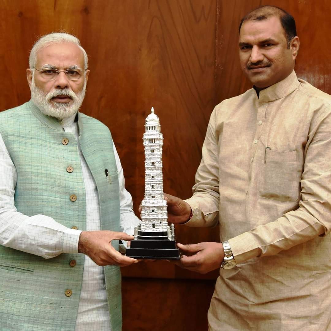 chandan_rawna's tweet photo. *लोकसभा सांसद आदरणीय सीपी जोशी जी को भारतीय जनता पार्टी, राजस्थान का प्रदेश अध्यक्ष बनाए जाने पर हार्दिक बधाई और शुभकामनाएँ।*
@cpjoshiBJP 
@BJP4Rajasthan 
@RSodala 
@JabbarMla https://t.co/15sotKs6Ny