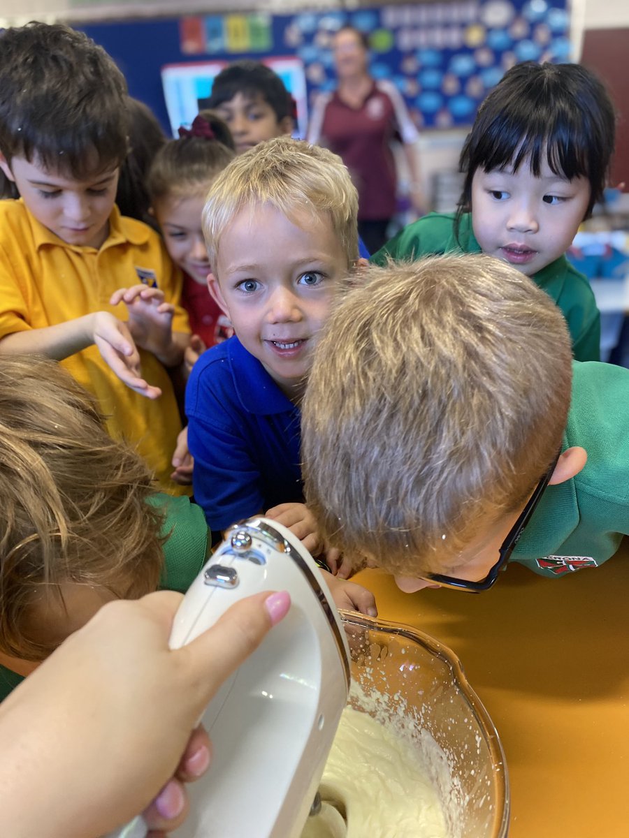 mglanville95's tweet photo. ✨Wondering Wednesday✨When a child’s wonder question is ‘How is ice cream made?’ WE MAKE ICE CREAM! We investigated how ice cream is made in factories for shops and how it can be made at home. We made a simple ice cream recipe at school! It was 🤤! #TRUEInquiry @St_Peters_P_S https://t.co/jozCajnnC8