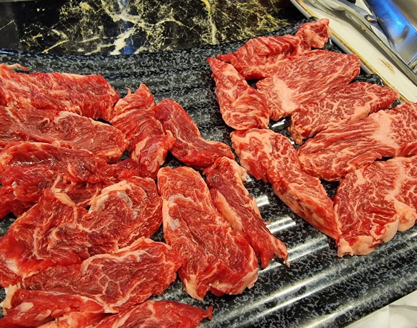 temalindex's tweet photo. 이번에 간 미우의 고기는 완전 미쳤다 ㅠㅠ
그냥 입에서 녹아 녹아~~

#일상 #평일 #맛집 #고기 #미우 #소고기 #한우 #투뿔 #맛남 #냠냠 #좋아요 https://t.co/Gb2ojGihWS