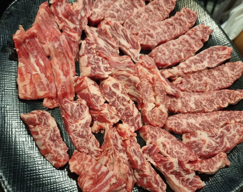 temalindex's tweet photo. 이번에 간 미우의 고기는 완전 미쳤다 ㅠㅠ
그냥 입에서 녹아 녹아~~

#일상 #평일 #맛집 #고기 #미우 #소고기 #한우 #투뿔 #맛남 #냠냠 #좋아요 https://t.co/Gb2ojGihWS