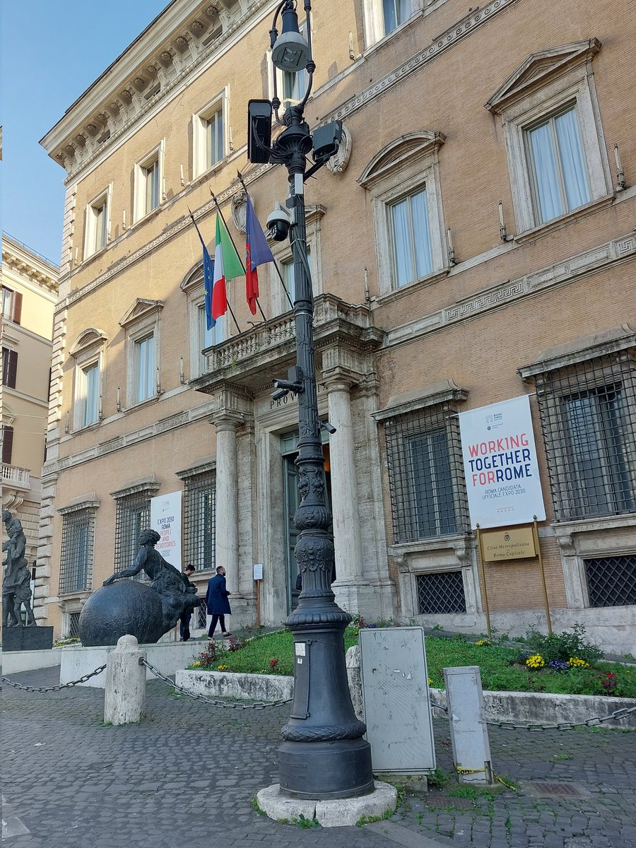 #aziendeitaliane e #startup #innovazione in #agricoltura ieri 1° incontro #AgTech tra #produttori #associazionidicategoria #amministratori #ricerca #impresa e attori dell' #ecosistemaagricolo @Roma
@Sabrinalfonsi e Damiano Pucci con @FUSILLI_Project
#FoodPolicyRoma #foodsystem