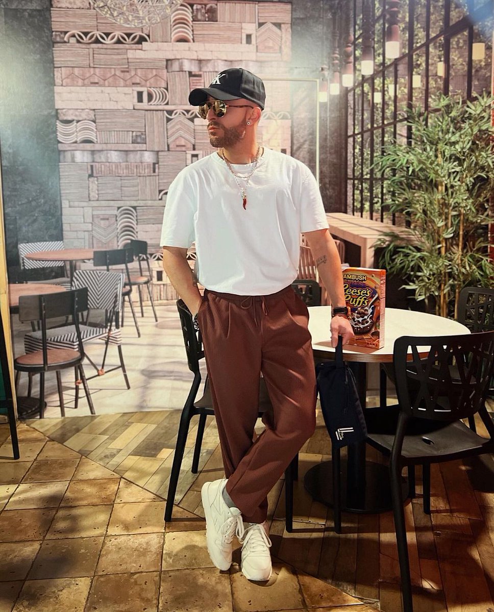 grancasazgz's tweet photo. Nos encanta que compartáis con vuestras fotos con nosotros. Gracias por la visita, @iamchrisgee (Instagram)  😎👌🏼

#GranCasa #Zaragoza https://t.co/IPiiSUpe80